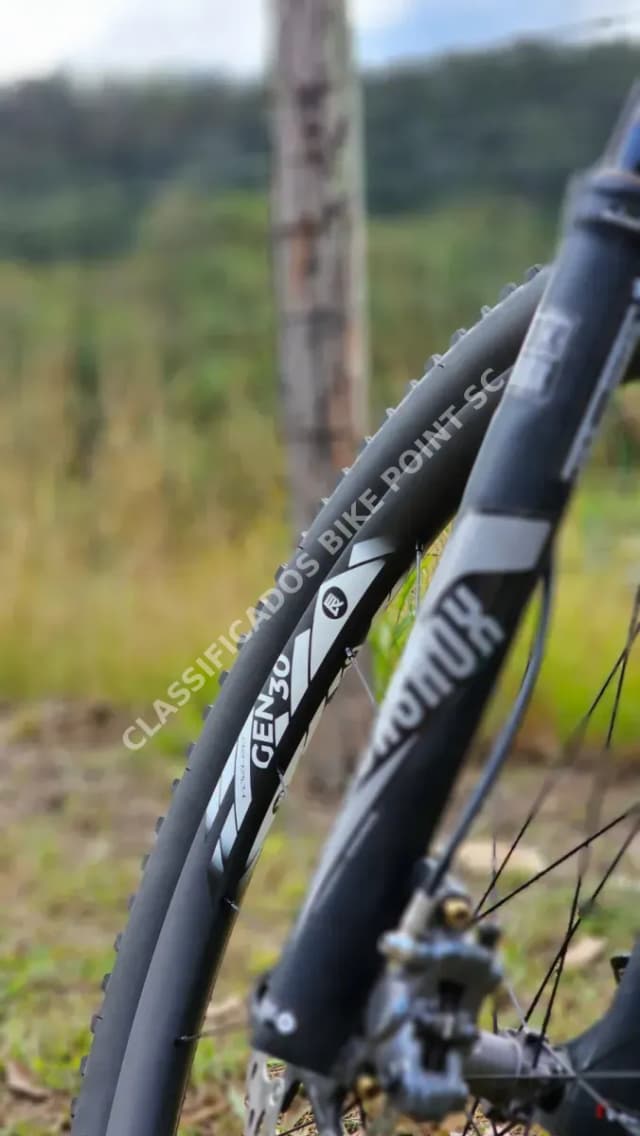 Roda de Carbono Yoeleo GEN30 SL 1100g