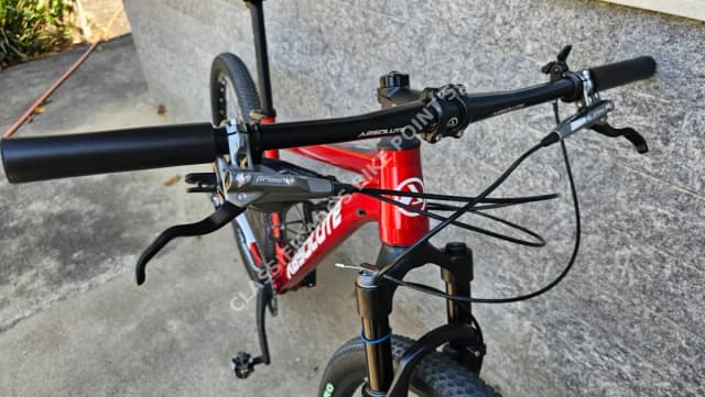 Bicicleta Absolute Nero Boost