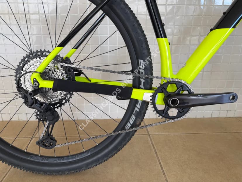 Bicicleta Caloi Elite Carbon Racing